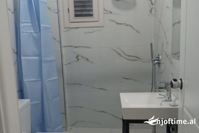 Shtepi me qera 1+1 ne Tirane - 40,000 Leke
