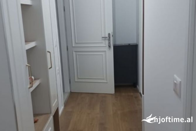 Shtepi me qera Shtepi Private ne Tirane, 1+1, Mobilimi E mobiluar, Pagesa 40,000  Leke.