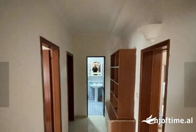 Shtepi me qera 2+1 ne Tirane - 70,000 Leke