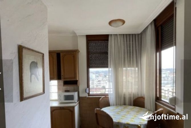 Shtepi me qera 2+1 ne Tirane - 70,000 Leke