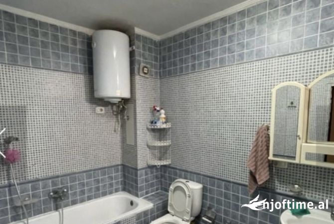 Shtepi me qera Apartament ne Tirane, 2+1, Mobilimi E mobiluar, Pagesa 70,000  Leke.