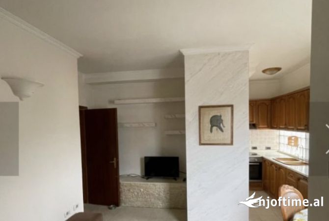 Shtepi me qera Apartament ne Tirane, 2+1, Mobilimi E mobiluar, Pagesa 70,000  Leke.