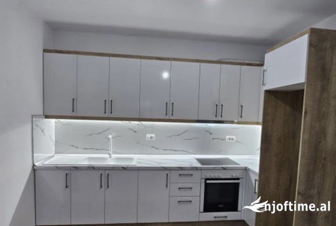 Shtepi me qera 2+1 ne Tirane - 35,000 Leke