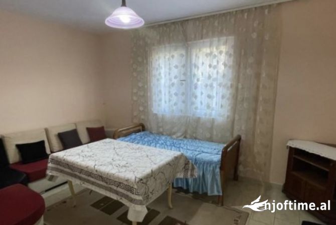 Shtepi me qera 2+1 ne Tirane - 40,000 Leke