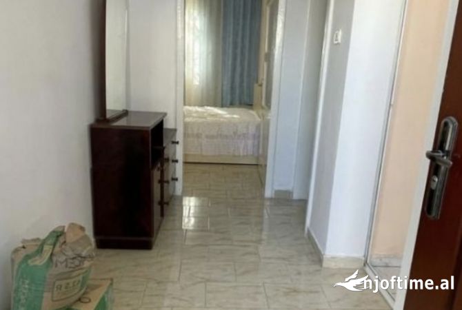 Shtepi me qera Shtepi Private ne Tirane, 2+1, Mobilimi E mobiluar, Pagesa 40,000  Leke.