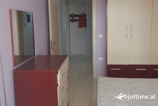 Shtepi me qera Apartament ne Tirane, 1+1, Mobilimi E mobiluar, Pagesa 40,000  Leke.