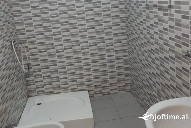 Shtepi me qera 1+1 ne Tirane - 40,000 Leke