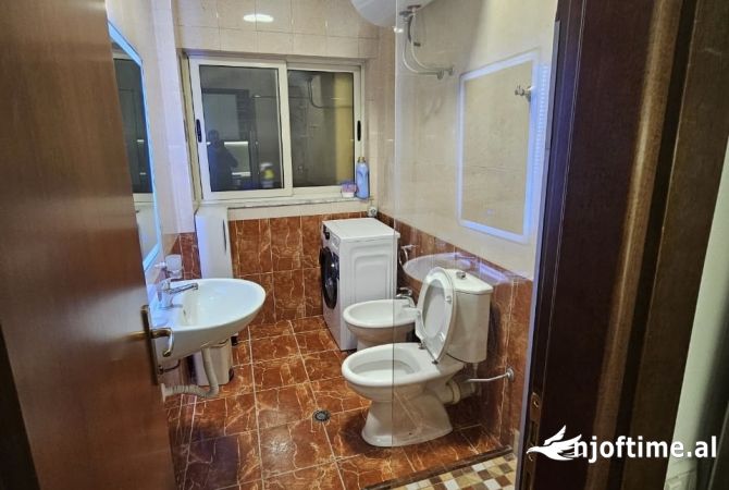 Shtepi me qera Apartament ne Tirane, 1+1, Mobilimi E mobiluar, Pagesa 500  Euro.