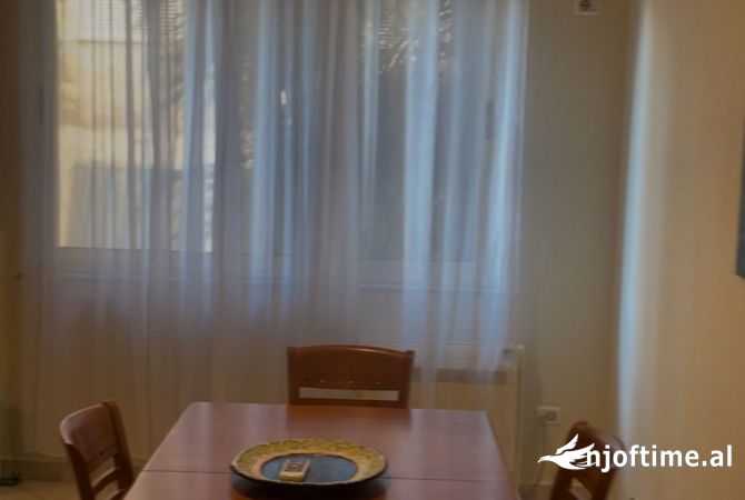 Shtepi me qera 3+1 ne Tirane - 800 Euro