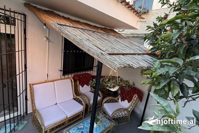 Shtepi me qera Shtepi Private ne Tirane, 1+1, Mobilimi Pjeserisht e mobiluar, Pagesa 500  Euro.