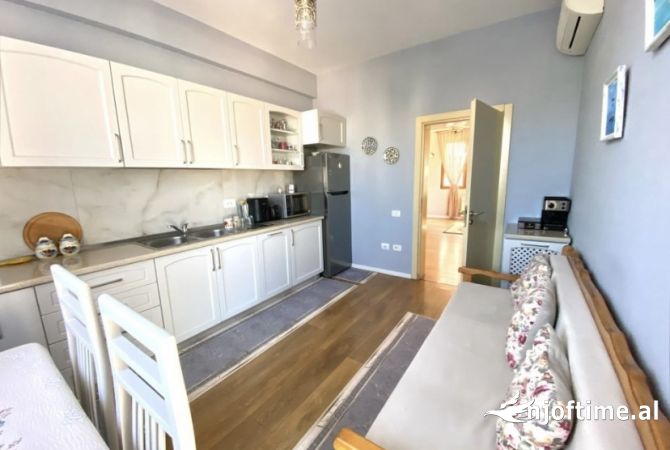 Shtepi ne shitje Apartament ne Tirane, 2+1, Mobilimi E mobiluar, Pagesa 230,000  Euro.