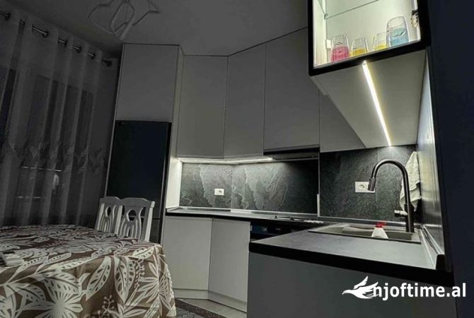 Shtepi me qera Apartament ne Tirane, 1+1, Mobilimi E mobiluar, Pagesa 65,000  Leke.