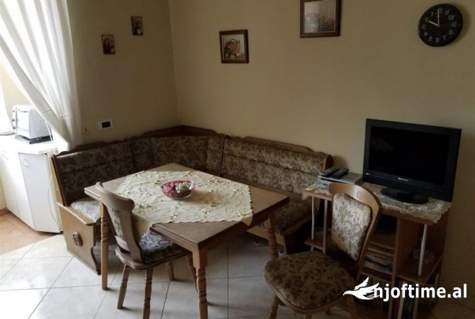 Shtepi me qera 2+1 ne Tirane - 40,000 Leke