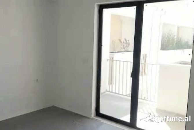 Shtepi me qera 1+1 ne Tirane - 35,000 Leke