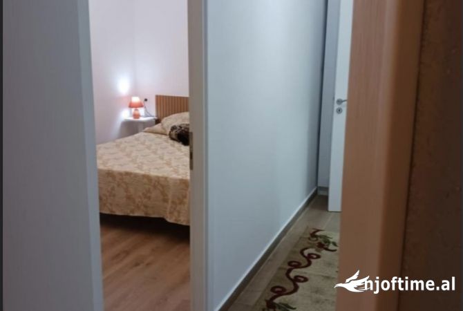 Shtepi me qera Apartament ne Tirane, 1+1, Mobilimi E mobiluar, Pagesa 550  Euro.
