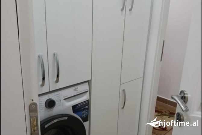 Shtepi me qera Apartament ne Tirane, 1+1, Mobilimi E mobiluar, Pagesa 550  Euro.