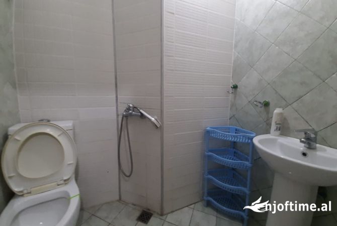Shtepi me qera Apartament ne Tirane, 1+1, Mobilimi E mobiluar, Pagesa 340  Euro.