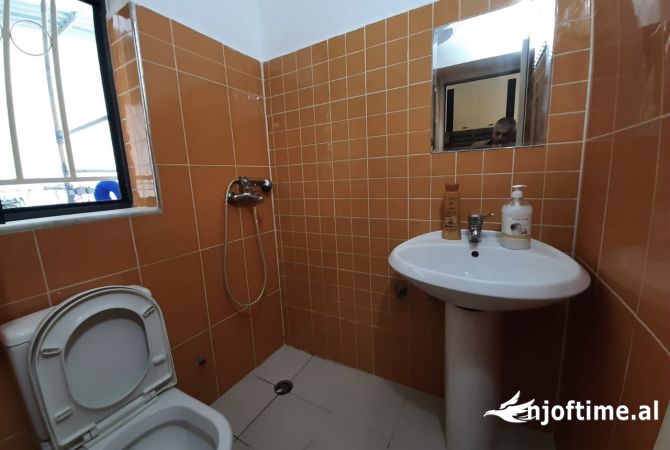 Shtepi me qera Apartament ne Tirane, 1+1, Mobilimi E mobiluar, Pagesa 340  Euro.