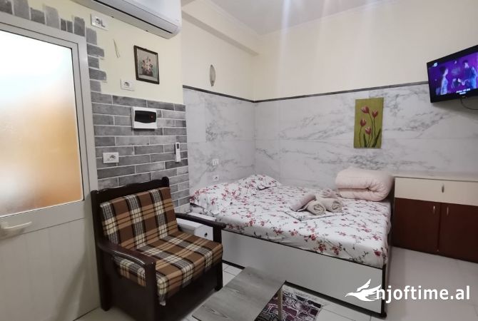 Shtepi me qera 1+1 ne Tirane - 340 Euro