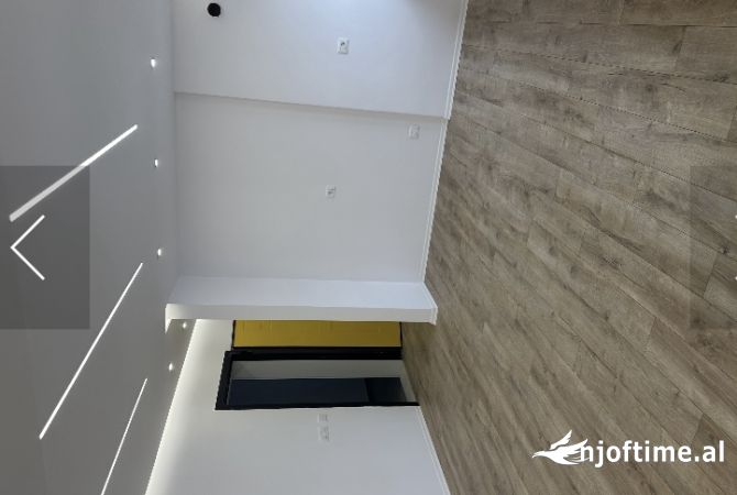 Shtepi ne shitje Apartament ne Tirane, 1+1, Mobilimi E mobiluar, Pagesa 129,000  Euro.