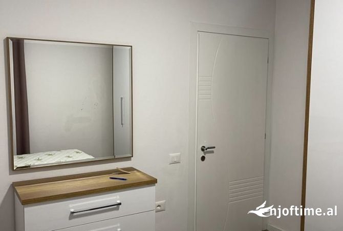 Shtepi me qera Apartament ne Tirane, 2+1, Mobilimi E mobiluar, Pagesa 600  Euro.