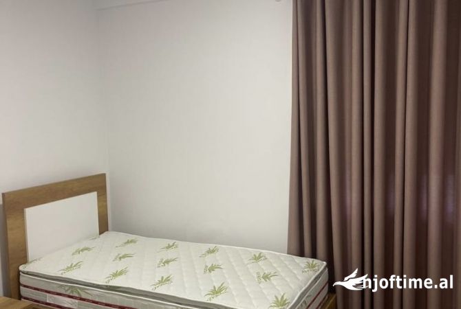 Shtepi me qera Apartament ne Tirane, 2+1, Mobilimi E mobiluar, Pagesa 600  Euro.