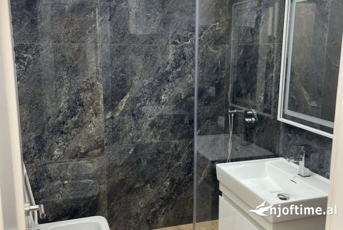 Shtepi me qera Apartament ne Tirane, 2+1, Mobilimi E mobiluar, Pagesa 600  Euro.