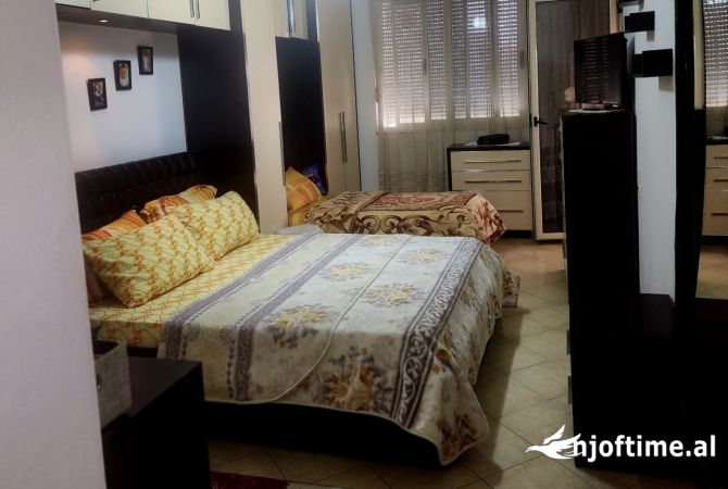 Shtepi ne shitje 1+1 ne Tirane - 100,000 Euro