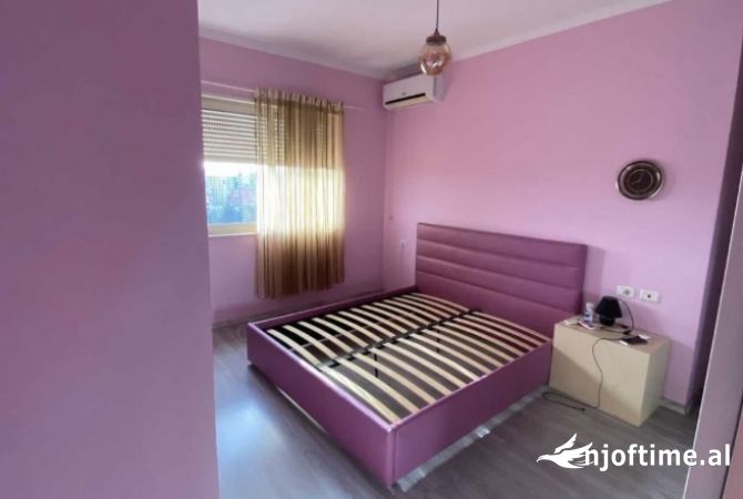Shtepi ne shitje Apartament ne Tirane, 2+1, Mobilimi E mobiluar, Pagesa 280,000  Euro.