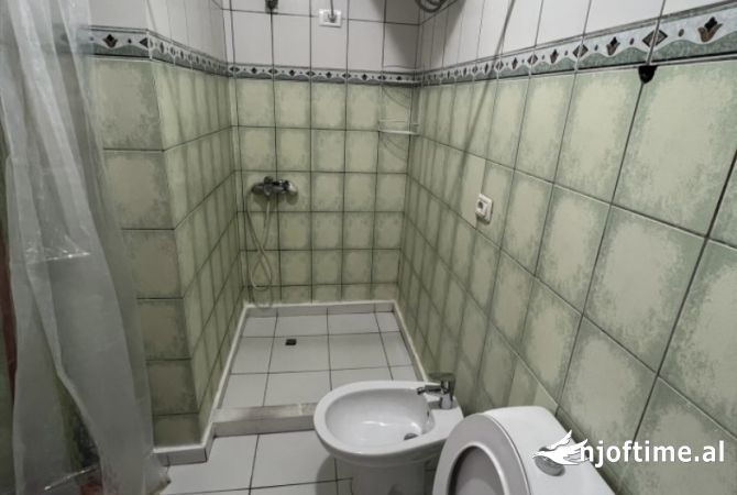 Shtepi me qera Apartament ne Tirane, 2+1, Mobilimi E mobiluar, Pagesa 680  Euro.