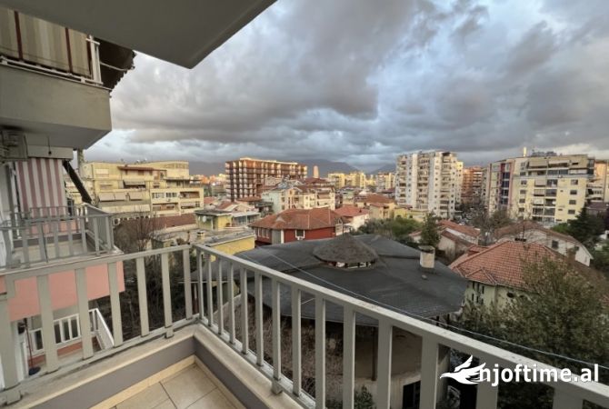 Shtepi me qera Apartament ne Tirane, 2+1, Mobilimi E mobiluar, Pagesa 680  Euro.