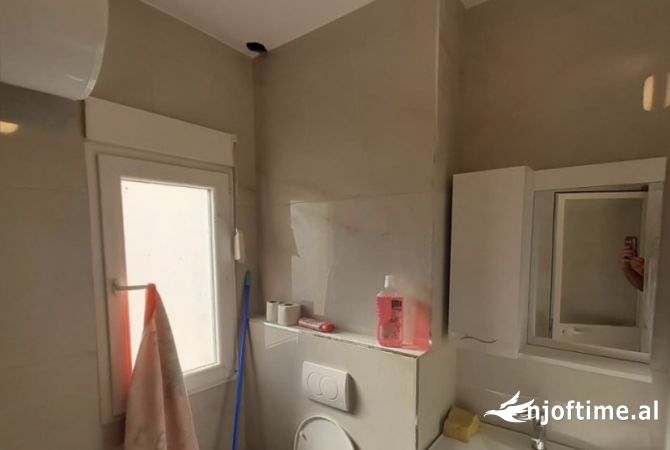 Shtepi me qera Apartament ne Tirane, 1+1, Mobilimi E mobiluar, Pagesa 430  Euro.