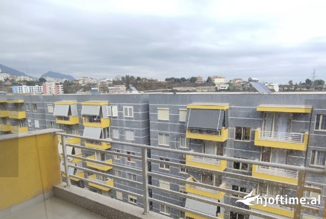 Shtepi ne shitje Apartament ne Tirane, 1+1, Mobilimi Bosh, pa mobiluar, Pagesa 85,000  Euro.