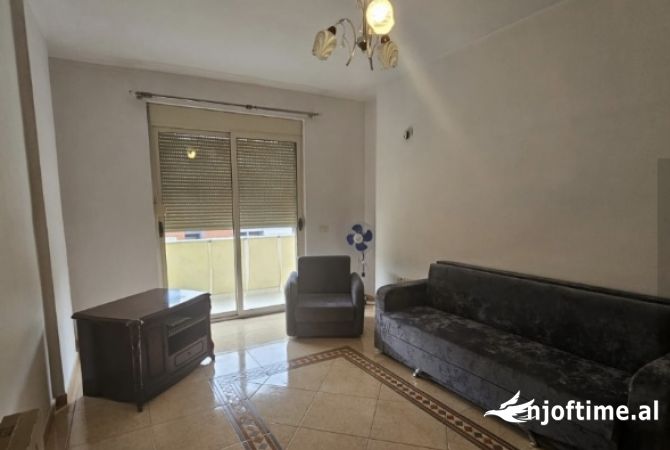 Shtepi me qera 2+1 ne Tirane - 50,000 Leke