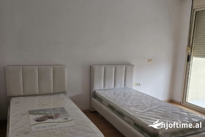 Shtepi me qera Apartament ne Tirane, 2+1, Mobilimi E mobiluar, Pagesa 50,000  Leke.