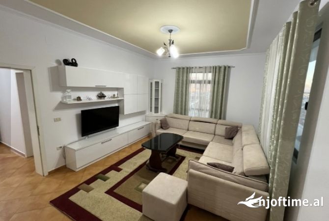 Shtepi me qera 2+1 ne Tirane - 40,000 Leke