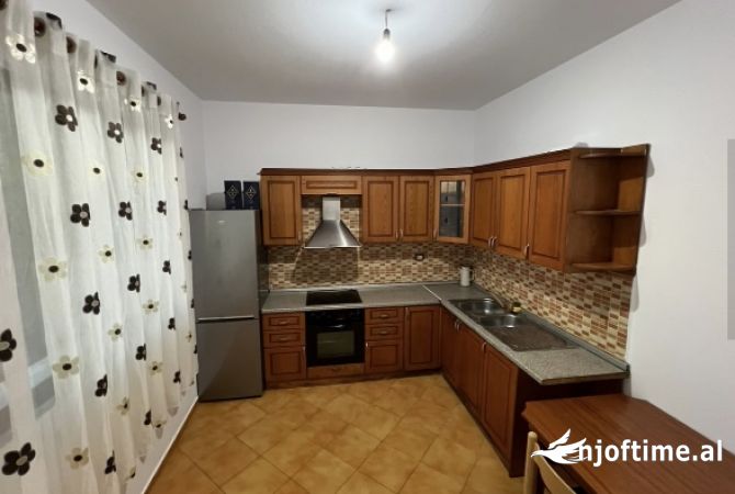 Shtepi me qera 2+1 ne Tirane - 40,000 Leke