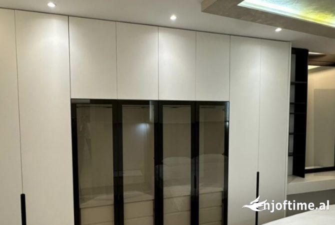 Shtepi me qera Apartament ne Tirane, 2+1, Mobilimi E mobiluar, Pagesa 880  Euro.