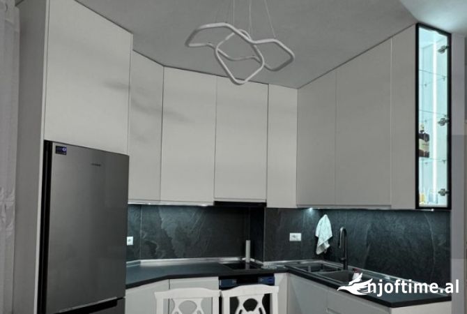 Shtepi me qera Apartament ne Tirane, 1+1, Mobilimi E mobiluar, Pagesa 600  Euro.