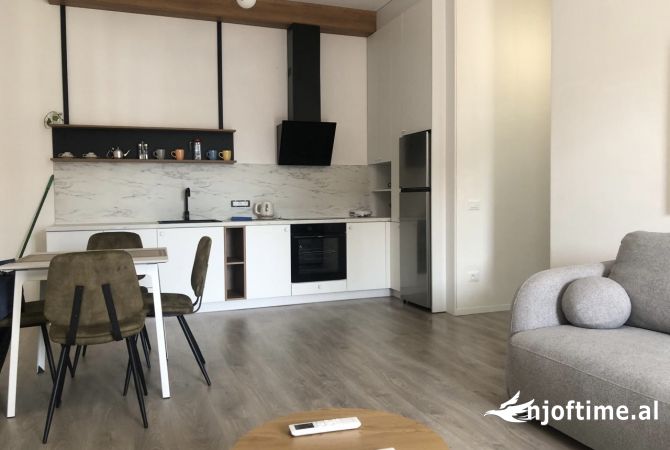 Shtepi me qera Apartament ne Tirane, 1+1, Mobilimi E mobiluar, Pagesa 1,200  Euro.
