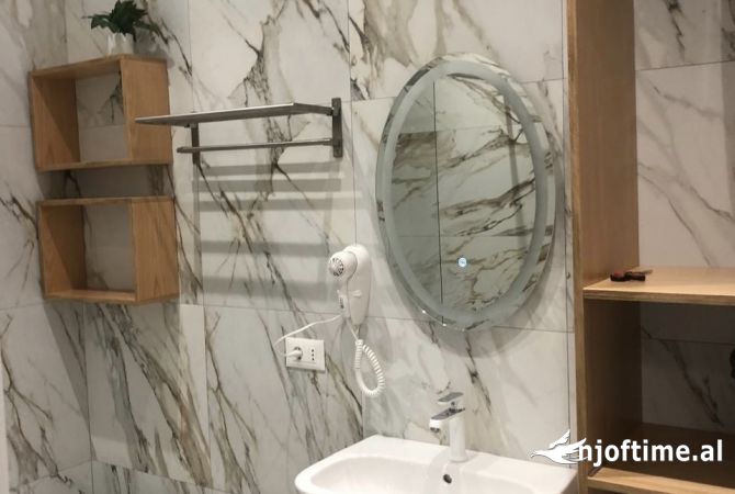 Shtepi me qera Apartament ne Tirane, 1+1, Mobilimi E mobiluar, Pagesa 1,200  Euro.