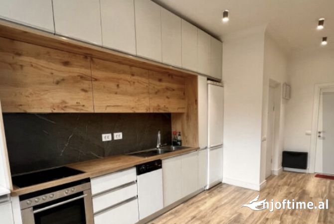 Shtepi me qera 2+1 ne Tirane - 620 Euro