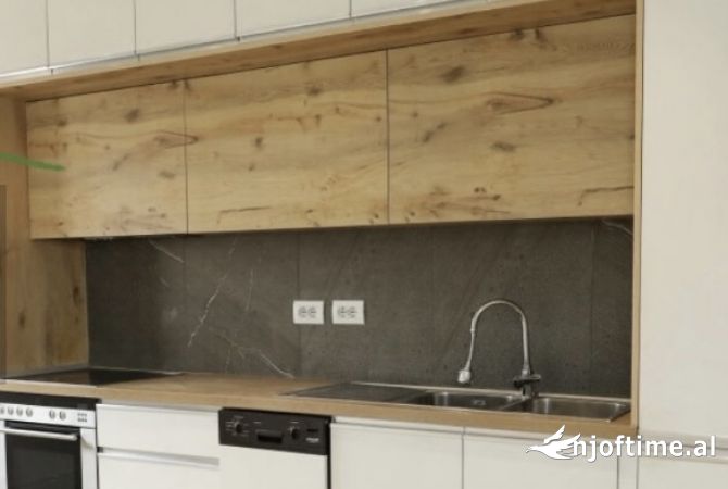 Shtepi me qera 2+1 ne Tirane - 620 Euro