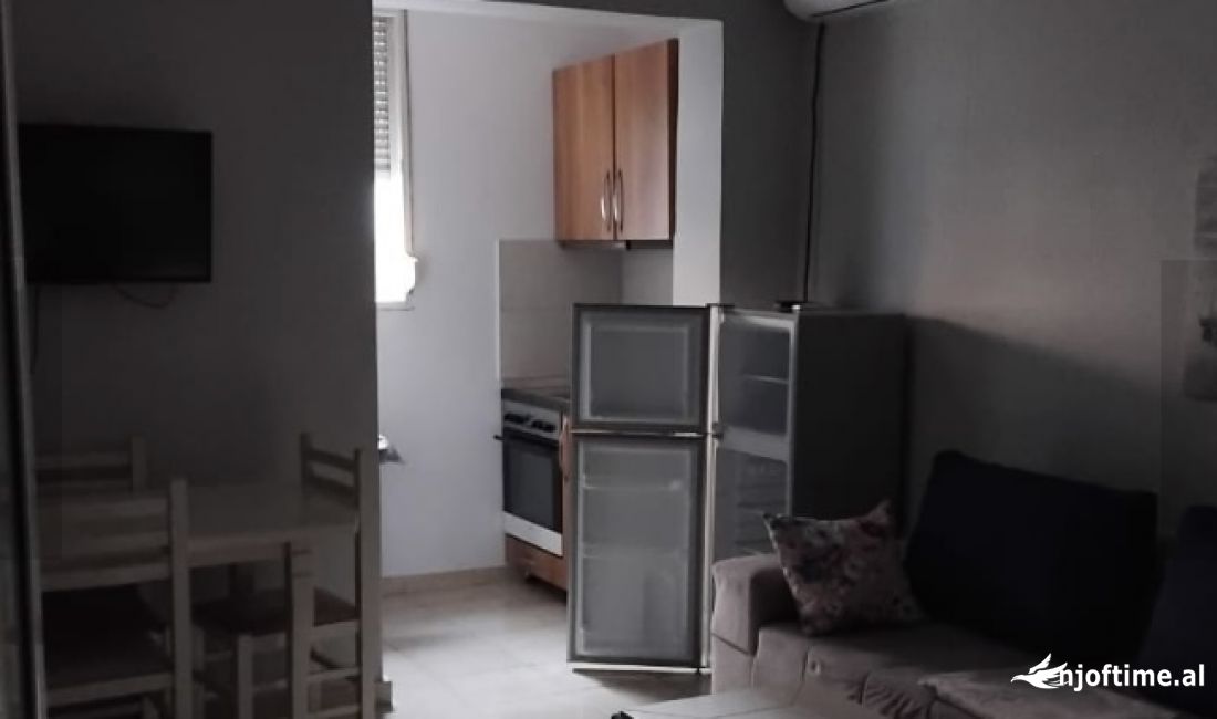 Shtepi me qera Apartament ne Tirane, 1+1, Mobilimi E mobiluar, Pagesa 40,000  Leke.