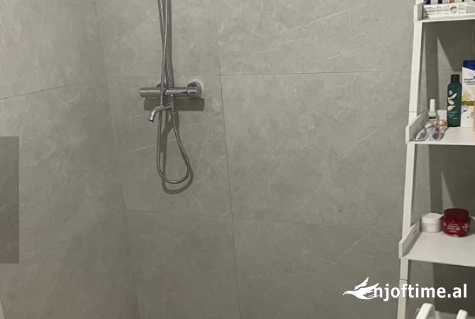 Shtepi me qera Apartament ne Tirane, 1+1, Mobilimi E mobiluar, Pagesa 559  Euro.