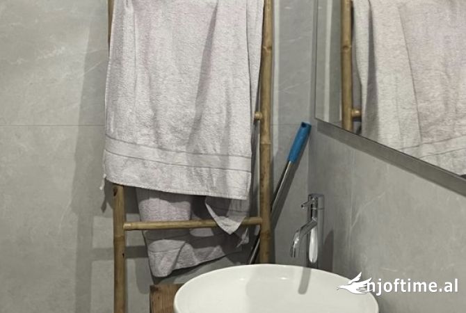 Shtepi me qera Apartament ne Tirane, 1+1, Mobilimi E mobiluar, Pagesa 559  Euro.