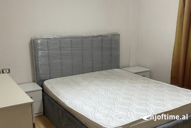 Shtepi me qera Apartament ne Tirane, 2+1, Mobilimi E mobiluar, Pagesa 500  Euro.