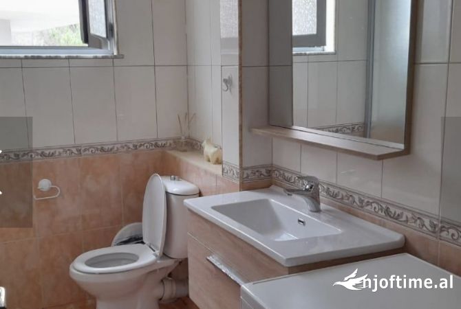 Shtepi me qera 2+1 ne Tirane - 500 Euro