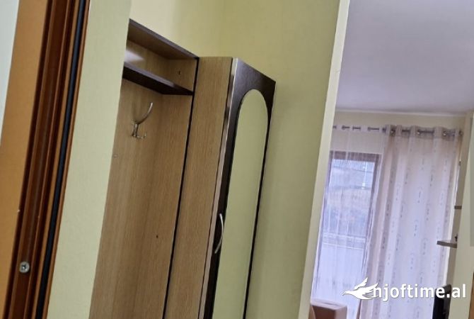 Shtepi me qera Apartament ne Tirane, 3+1, Mobilimi E mobiluar, Pagesa 38,000  Leke.