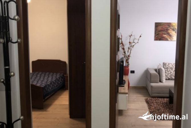 Shtepi me qera 1+1 ne Tirane - 63,000 Leke